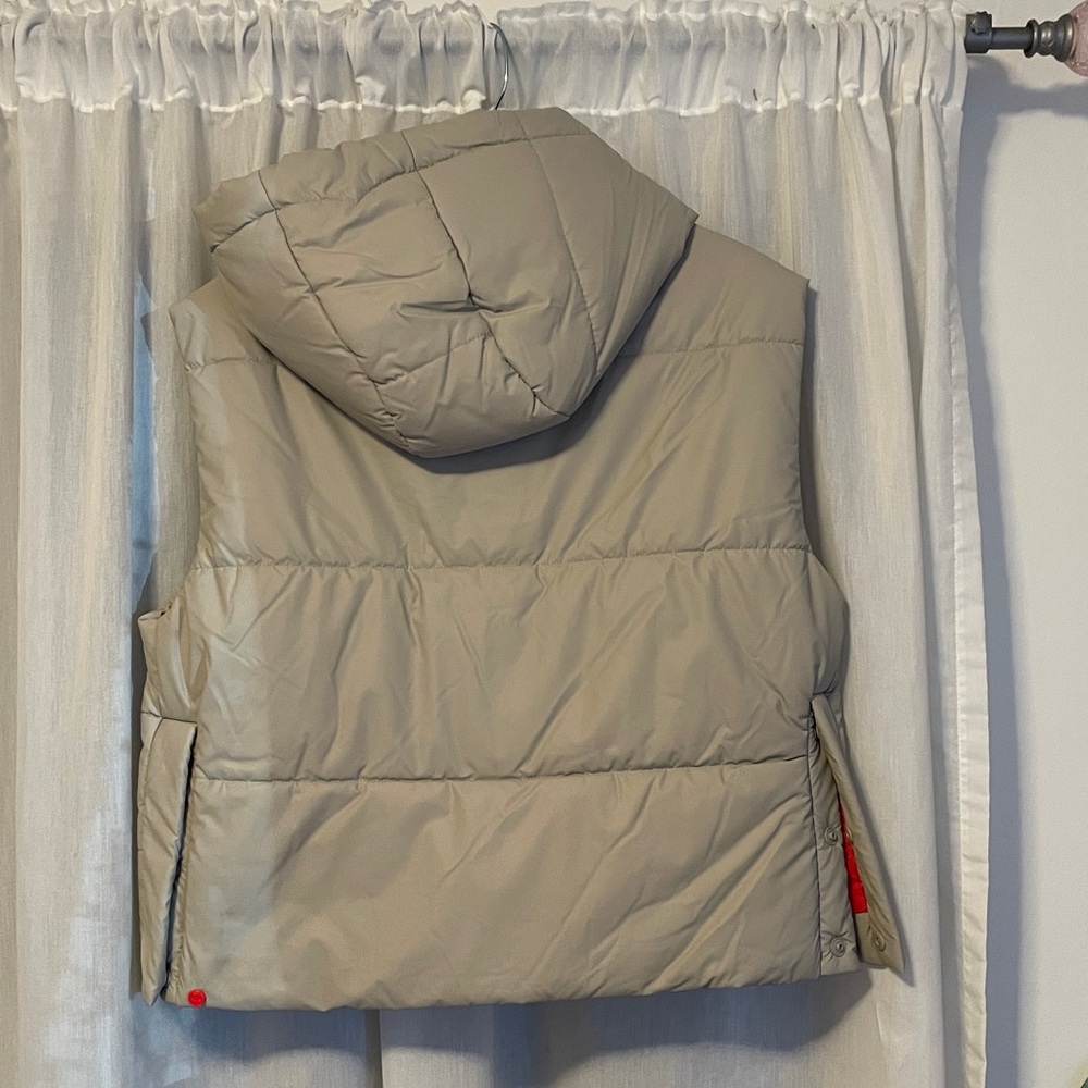 Hunter Puffer Hooded Vest size small - Picture 6 of 16